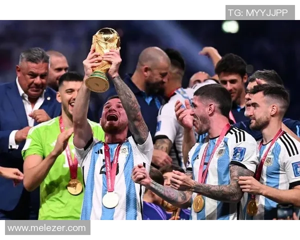 足球巨星交换球衣瞬间揭示他们的友情与对决背后不为人知的故事 足球巨星交换球衣瞬间揭示他们的友情与对决背后不为人知的故事